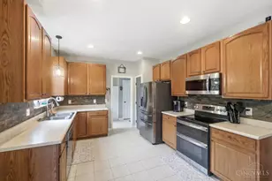 740 Oak Forest Dr, Hamilton Township, OH 45152 - Photo 10