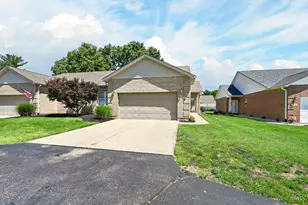 322 Lauryn Meadows Ct, Fairfield, OH 45014 - Photo 2