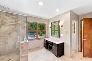 6980 Dovehill Ln, Cincinnati, OH 45248 - Photo 18