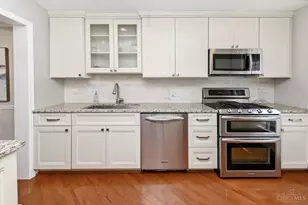 3658 Herschel, Cincinnati, OH 45208 - Photo 6