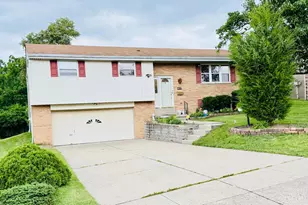 3762 Ridgedale Dr, Green Township, OH 45247 - Photo 2