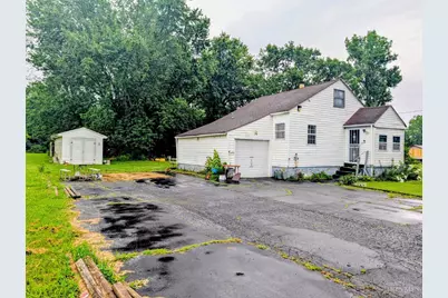 1390 Olt Road, Jefferson Twp, OH 45417 - Photo 4