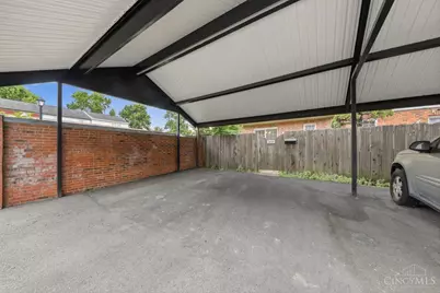 3434 Sunbury Lane, Cincinnati, OH 45251 - Photo 8