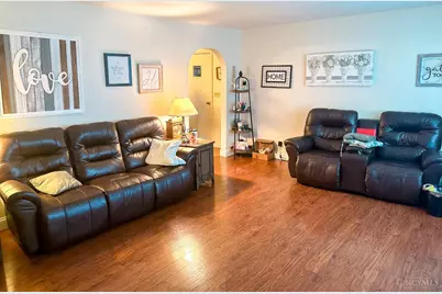 395 Robert Simmons Drive, Carlisle, OH 45005 - Photo 2