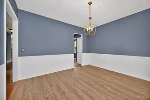 218 Heffron Cir, Hamilton Township, OH 45039 - Photo 6