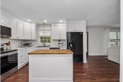4634 Laurel View Drive, Union Township, OH 45244 - Photo 12