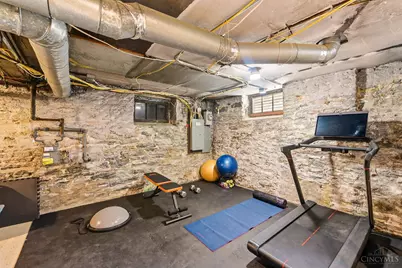 2486 Observatory Avenue, Cincinnati, OH 45208 - Photo 42