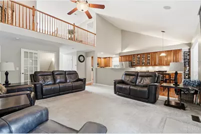 858 Trappers Crossing, Miami Township, OH 45150 - Photo 4