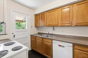 1063 Oak Ave, Wyoming, OH 45215 - Photo 8
