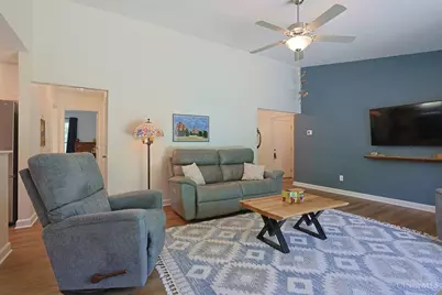 20588 Lakeview Drive, Lawrenceburg, IN 47025 - Photo 8