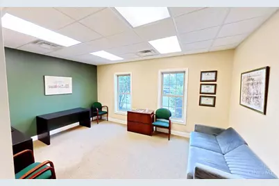 5078 Wooster Pike #200, Cincinnati, OH 45226 - Photo 4