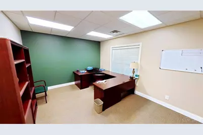 5078 Wooster Pike #200, Cincinnati, OH 45226 - Photo 6