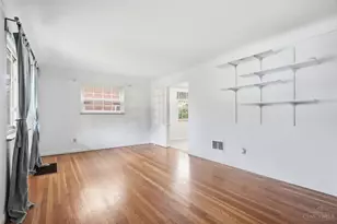 1975 S Lynndale Ave, Cincinnati, OH 45231 - Photo 2