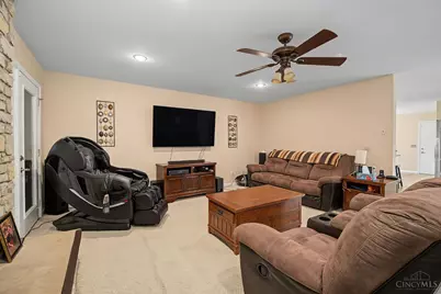7229 W Hartford Court, West Chester, OH 45069 - Photo 14