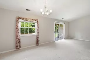 8753 Carrousel Park Cir, Colerain Township, OH 45251 - Photo 16