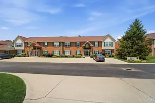 8753 Carrousel Park Cir, Colerain Township, OH 45251 - Photo 4