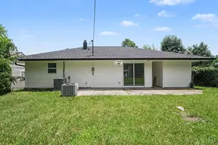 8719 Hood Ct, Springfield Township, OH 45231 - Photo 12