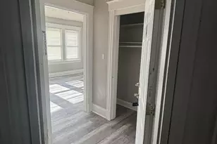 3671 Vine St, Cincinnati, OH 45220 - Photo 2