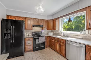 5244 Arrow Ave, Green Township, OH 45247 - Photo 8