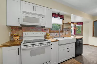 8295 Beckett Station Drive, West Chester, OH 45069 - Photo 14