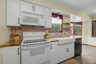 8295 Beckett Station Dr, West Chester, OH 45069 - Photo 14