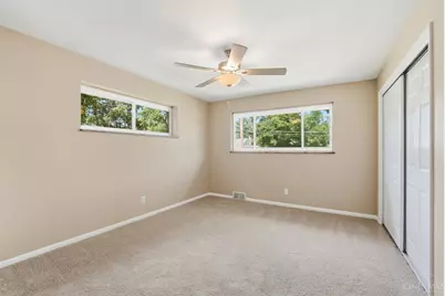 8844 Mockingbird Lane, Springfield Township, OH 45231 - Photo 14