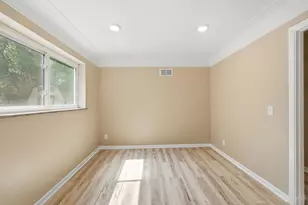 8844 Mockingbird Ln, Springfield Township, OH 45231 - Photo 12