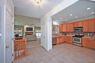 363 Delaware Dr, Hamilton Township, OH 45039 - Photo 4