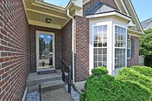 363 Delaware Dr, Hamilton Township, OH 45039 - Photo 2