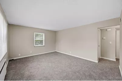 2370 Losantiville Avenue, Golf Manor, OH 45237 - Photo 8