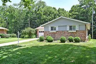 137 Bayham Dr, Green Hills, OH 45218 - Photo 2