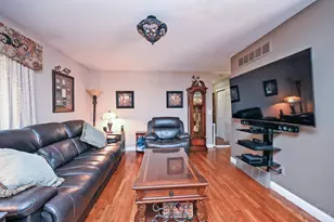137 Bayham Dr, Green Hills, OH 45218 - Photo 8