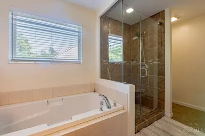 224 Wyndham Drive, Hamilton Township, OH 45039 - Photo 18