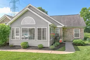 401 St Andrews Cir, Miami Township, OH 45150 - Photo 2
