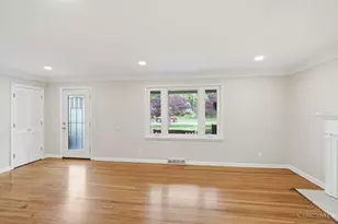 10250 Kerrianna Dr, Montgomery, OH 45242 - Photo 8
