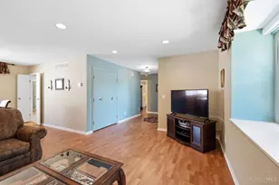 2 Boxwood Ct, Springdale, OH 45246 - Photo 8