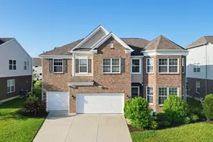 1303 Autumn Run Dr, Hamilton Township, OH 45039 - Photo 2