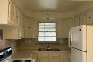 1574 Oak Knoll Dr, Cincinnati, OH 45224 - Photo 8