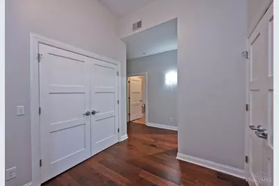 1326 Vine Street #B, Cincinnati, OH 45202 - Photo 6