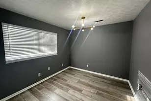 5598 Glenway Ave, Cincinnati, OH 45238 - Photo 8