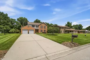 1144 Indian Mound Dr, Miami Township, OH 45150 - Photo 2