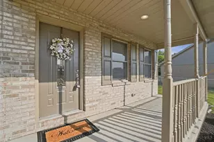 220 Auburn Meadows Ct, Carlisle, OH 45005 - Photo 2
