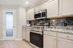 220 Auburn Meadows Ct, Carlisle, OH 45005 - Photo 8