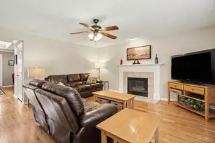 1754 Millbrook Ln, Miami Township, OH 45140 - Photo 4