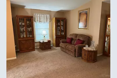 1260 Autumn Walk, Hamilton, OH 45013 - Photo 4