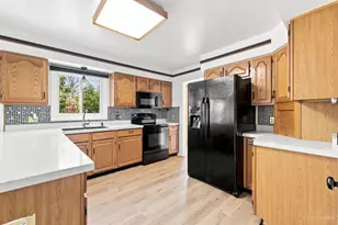 8042 Quail Meadow Ln, West Chester, OH 45069 - Photo 10