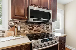 6351 S Devonshire Dr, Miami Township, OH 45140 - Photo 22