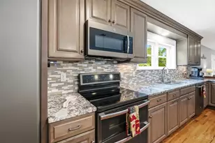 680 Silverhedge Dr, Springfield Township, OH 45231 - Photo 18