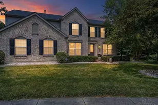 972 Tyndale Ct, Hamilton Township, OH 45152 - Photo 2