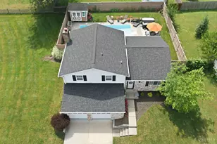 817 Debra Ln, Loveland, OH 45140 - Photo 2